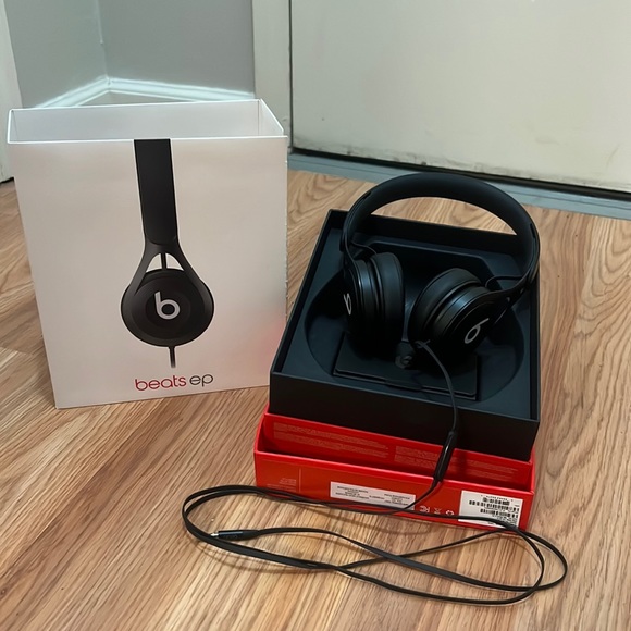 Beats headphones over the head and ear!